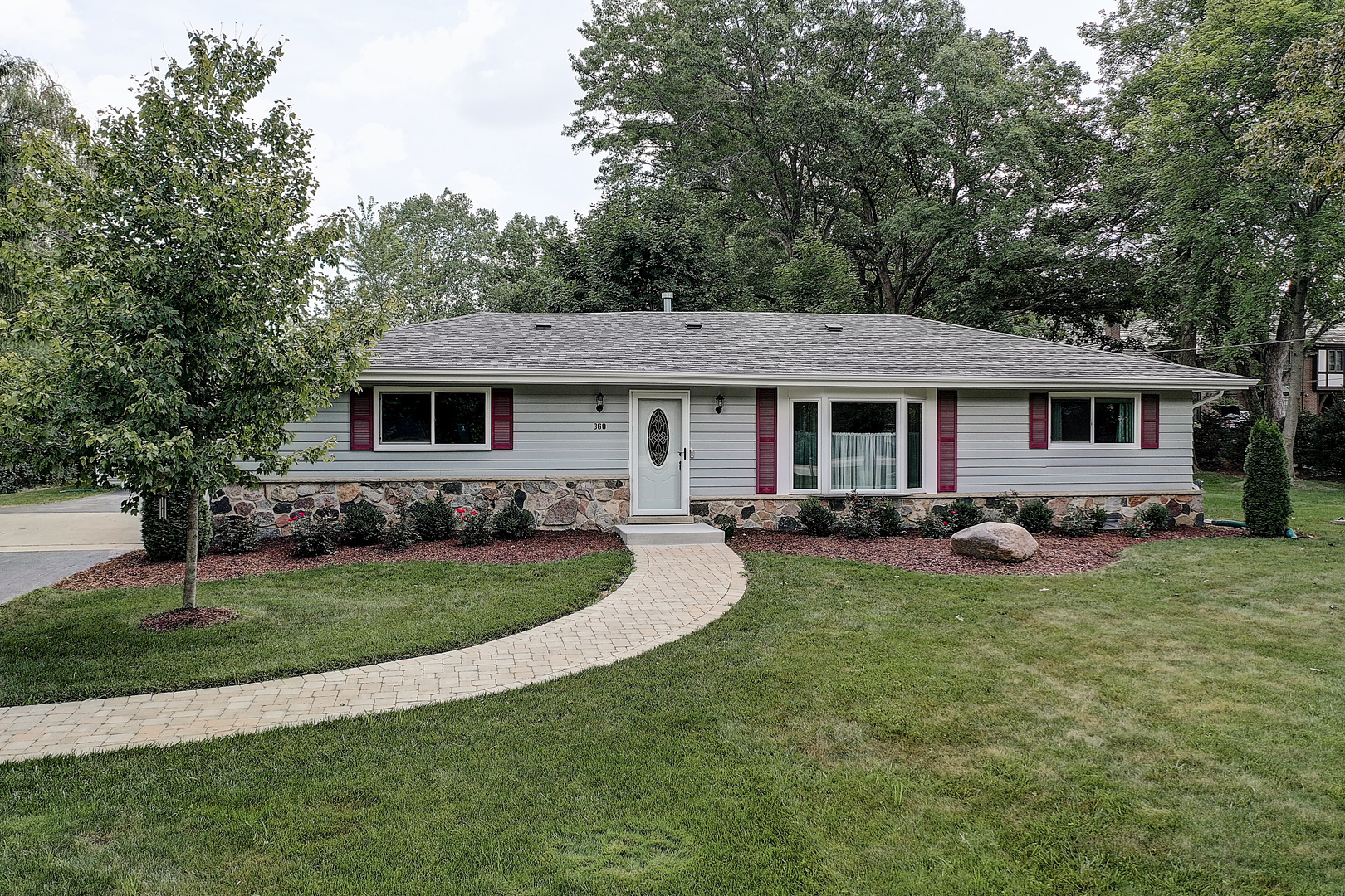 Property Photo: 360 South St Marys Road IL 60048