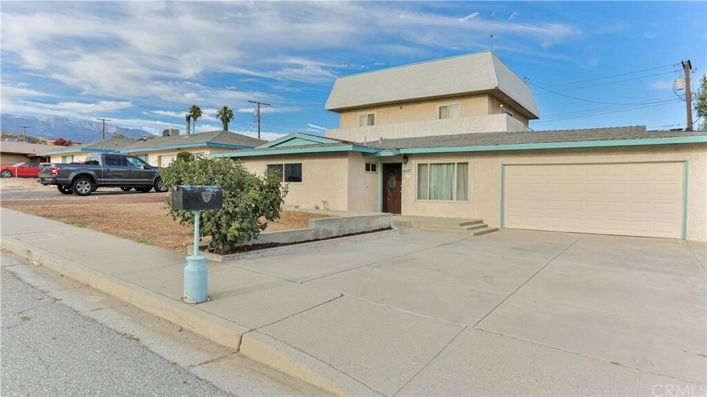 Property Photo:  652 Sims Street  CA 92220 