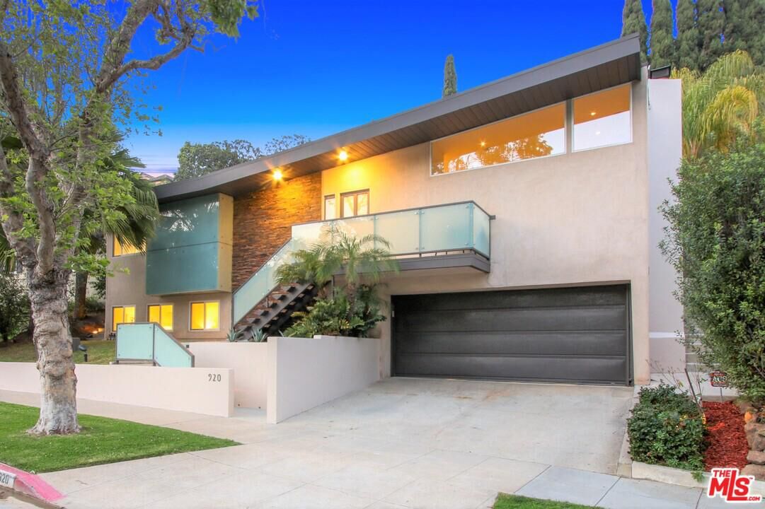 Property Photo:  920 Westholme Ave  CA 90024 