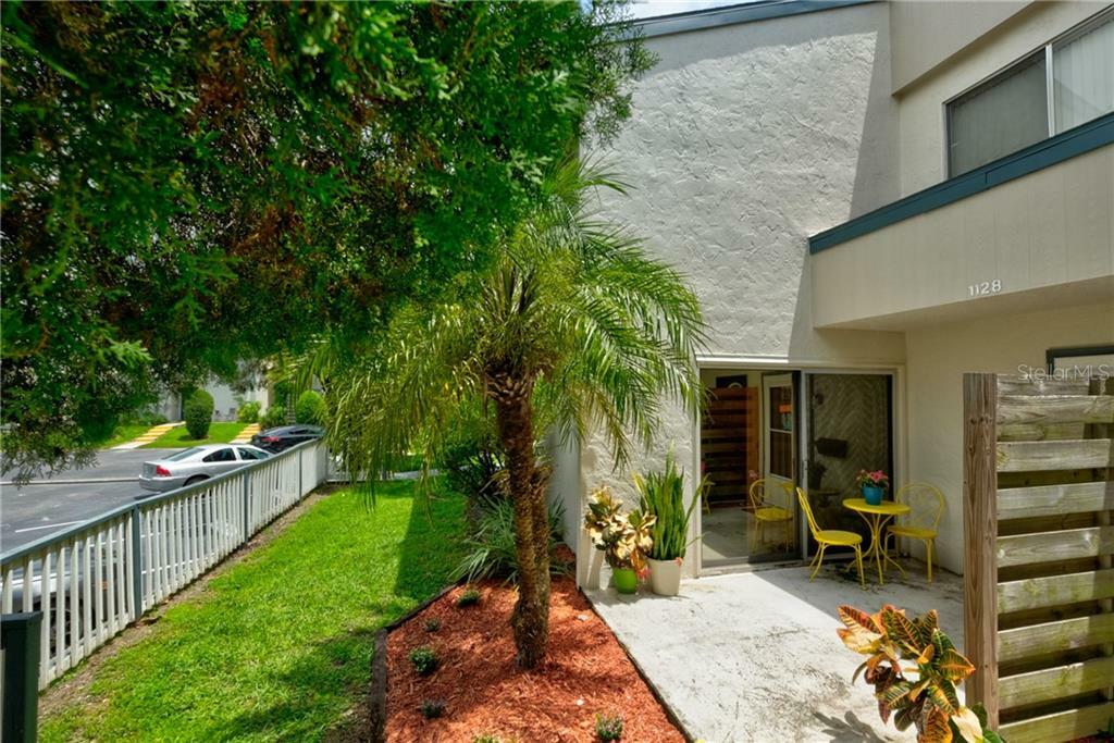 Property Photo:  1128 Longfellow Road  FL 34243 