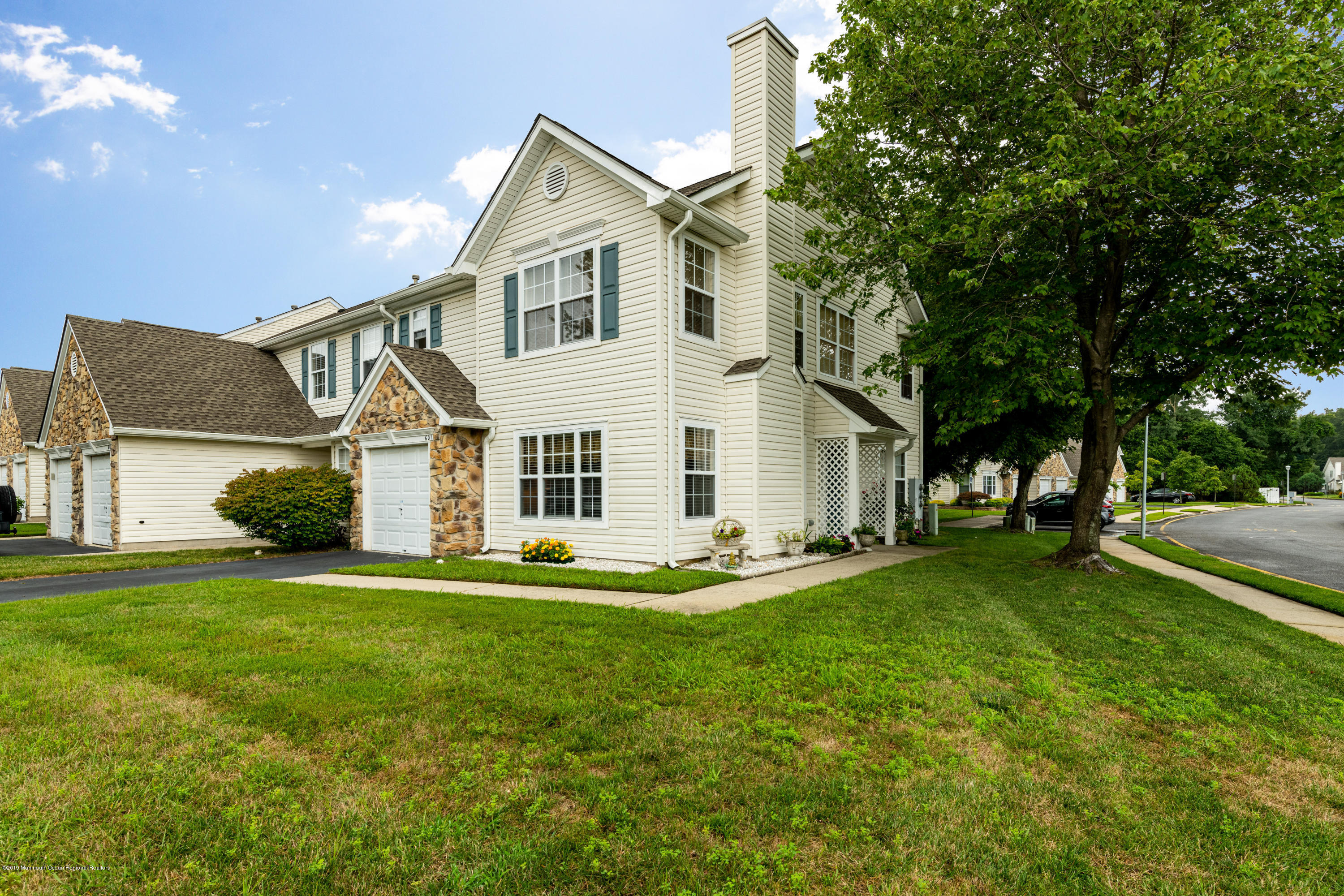 Property Photo: 601 Zinnia Court NJ 08724