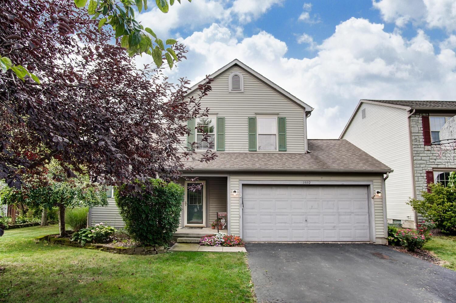 Property Photo:  1460 Pepper Lane  OH 43040 