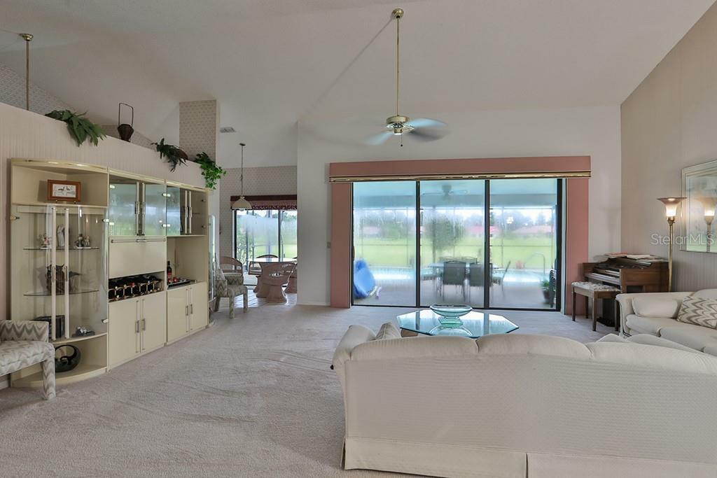 Property Photo:  1948 Wolf Laurel Drive  FL 33573 