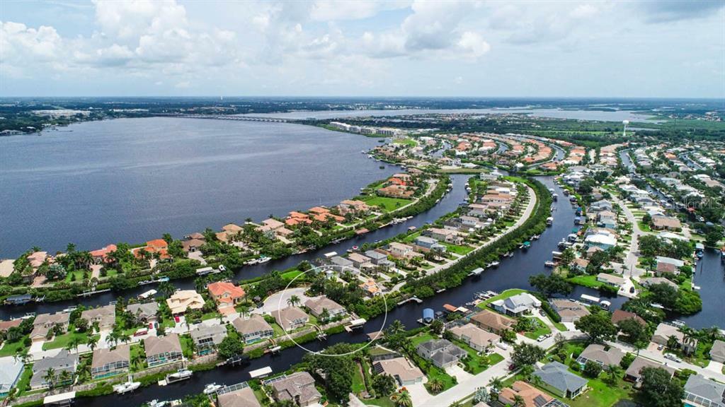 Property Photo: 3832 5th Avenue NE FL 34208