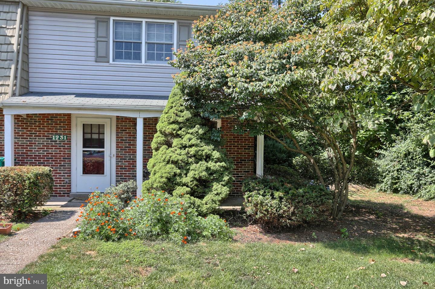 Property Photo:  1231 Peggy Drive  PA 17036 