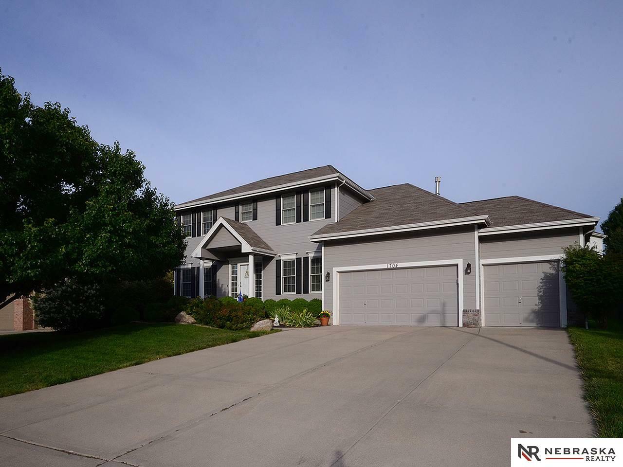 Property Photo:  1704 S 179th  NE 68130 