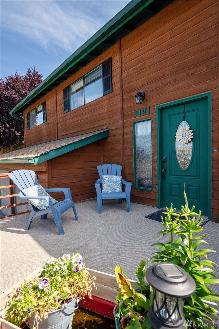Property Photo:  1421 N Anne Ave  WA 98802 