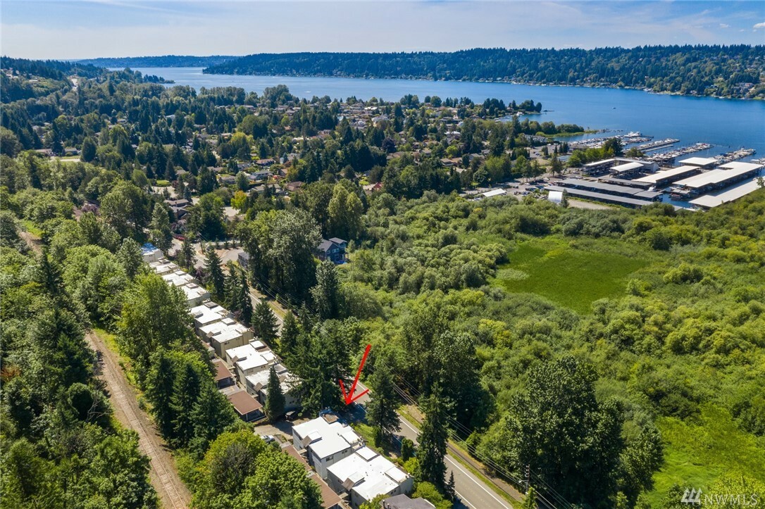 Property Photo:  3740 Lake Washington Blvd SE 2B  WA 98006 