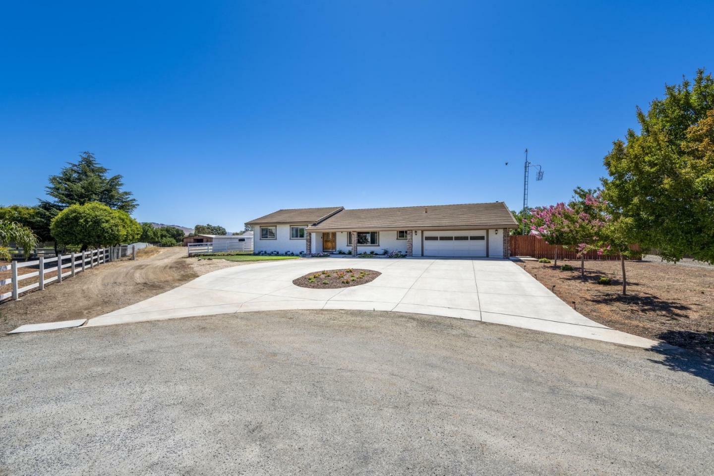 Property Photo:  12950 Moreno Court  CA 95046 