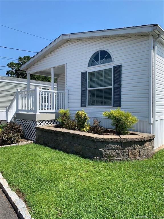 Property Photo: 1012 Old Colony Road 108 CT 06451