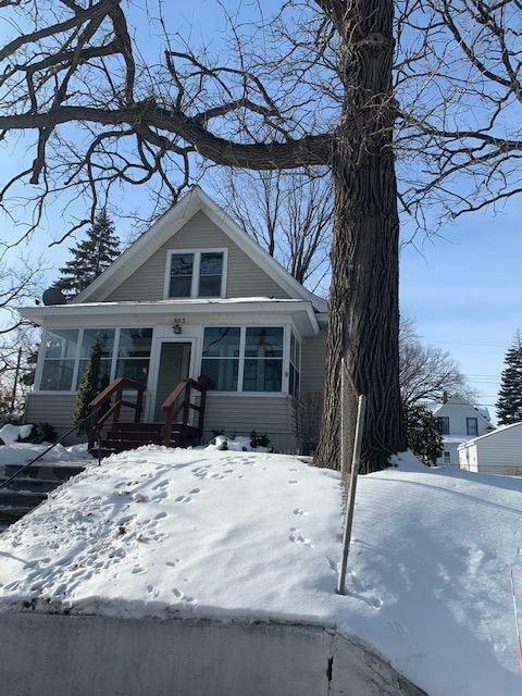 Property Photo: 983 Avon Street N MN 55103