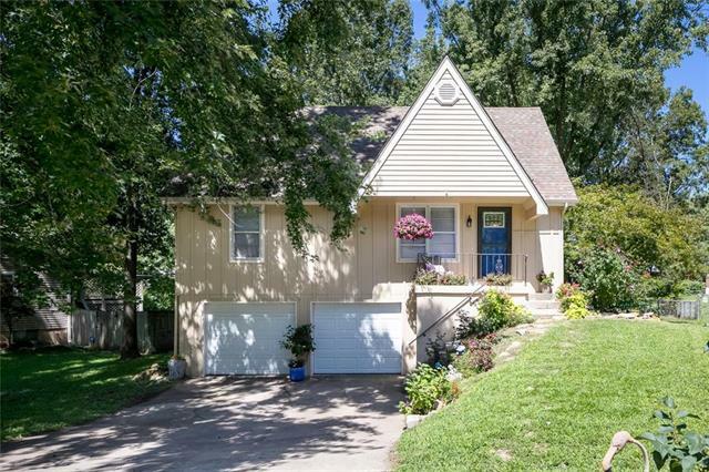 Property Photo:  1812 Middlemarch Terrace  MO 64068 