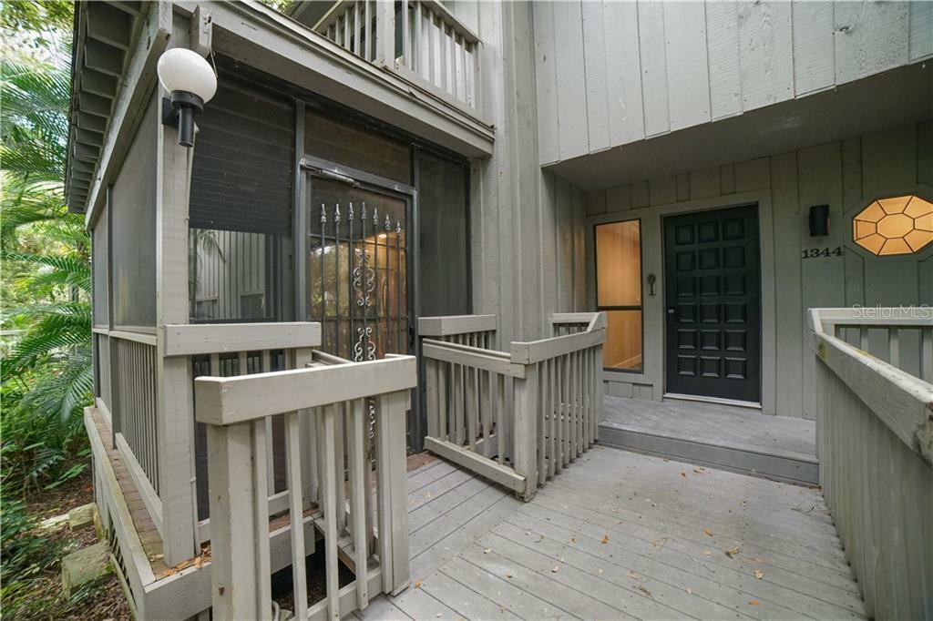 Property Photo:  1344 Landings Drive 18  FL 34231 