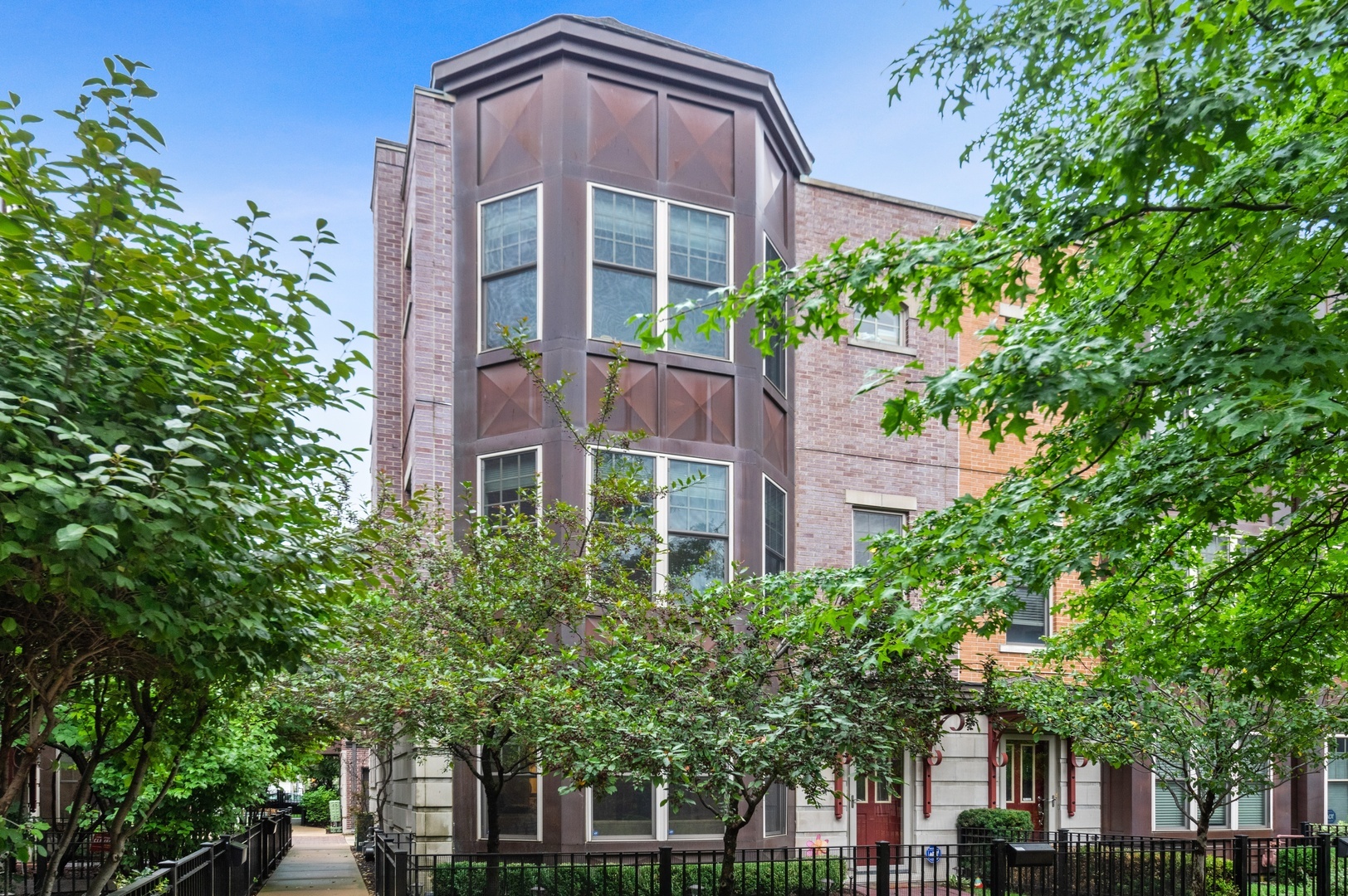 3012 West Newport Avenue  Chicago IL 60618 photo