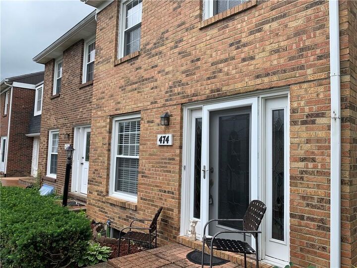 474 Clairbrook Avenue Jb-4  Columbus OH 43228 photo