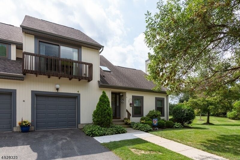Property Photo:  4 Magnolia Path  NJ 07920 