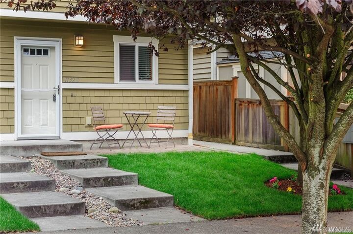 Property Photo:  1132 N 91st St D  WA 98103 