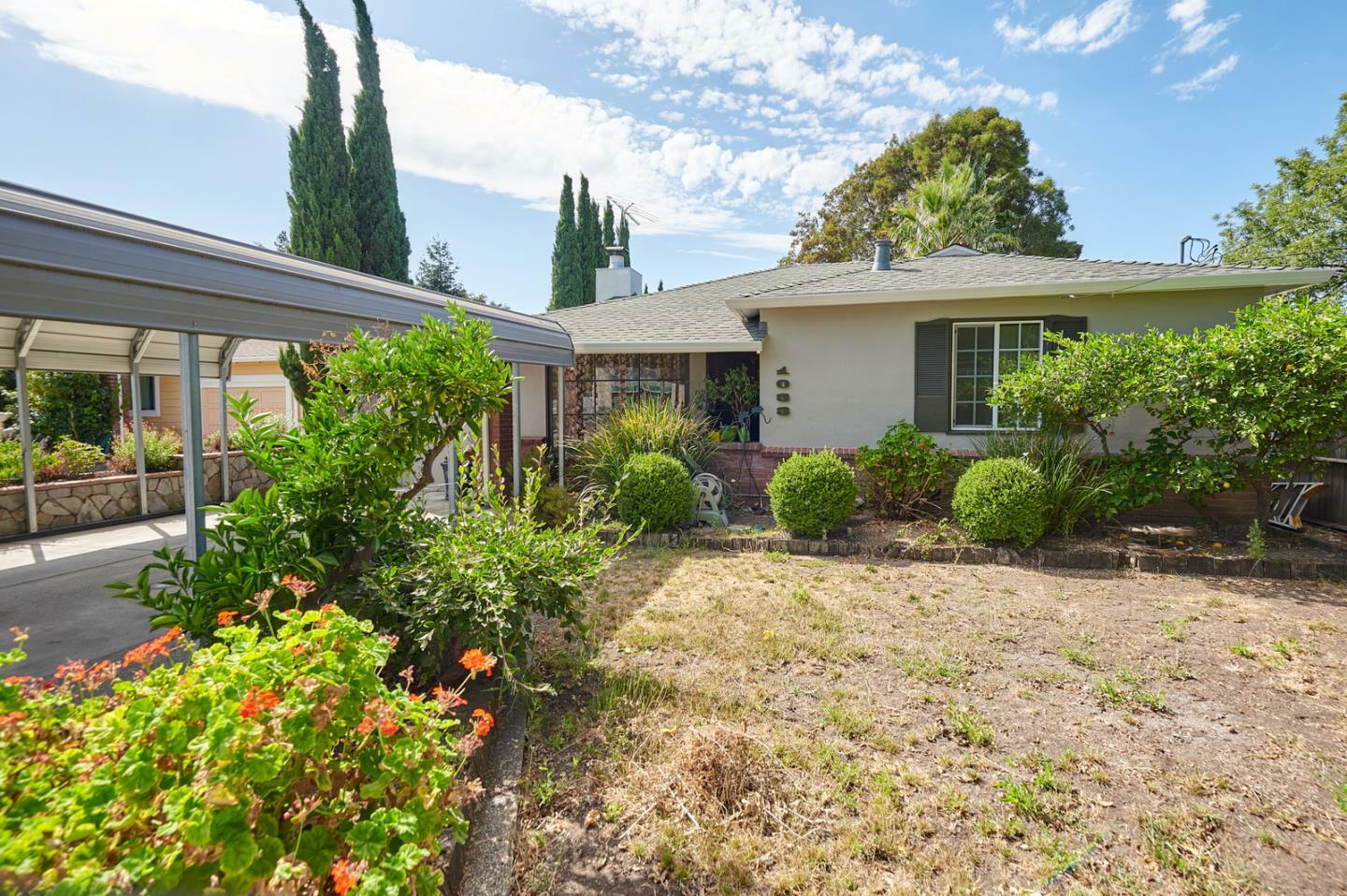 Property Photo:  1033 Marsh Road  CA 94063 