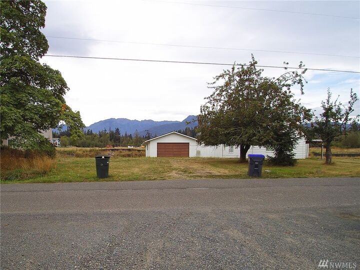 Property Photo: 1305 1309 Campbell Ave 2 WA 98362