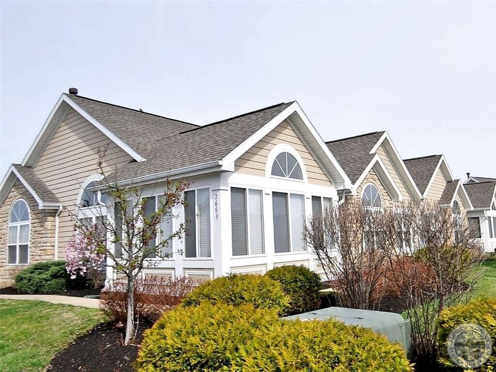 Property Photo: 2663 Prestwick Village Circle 2663 OH 45503