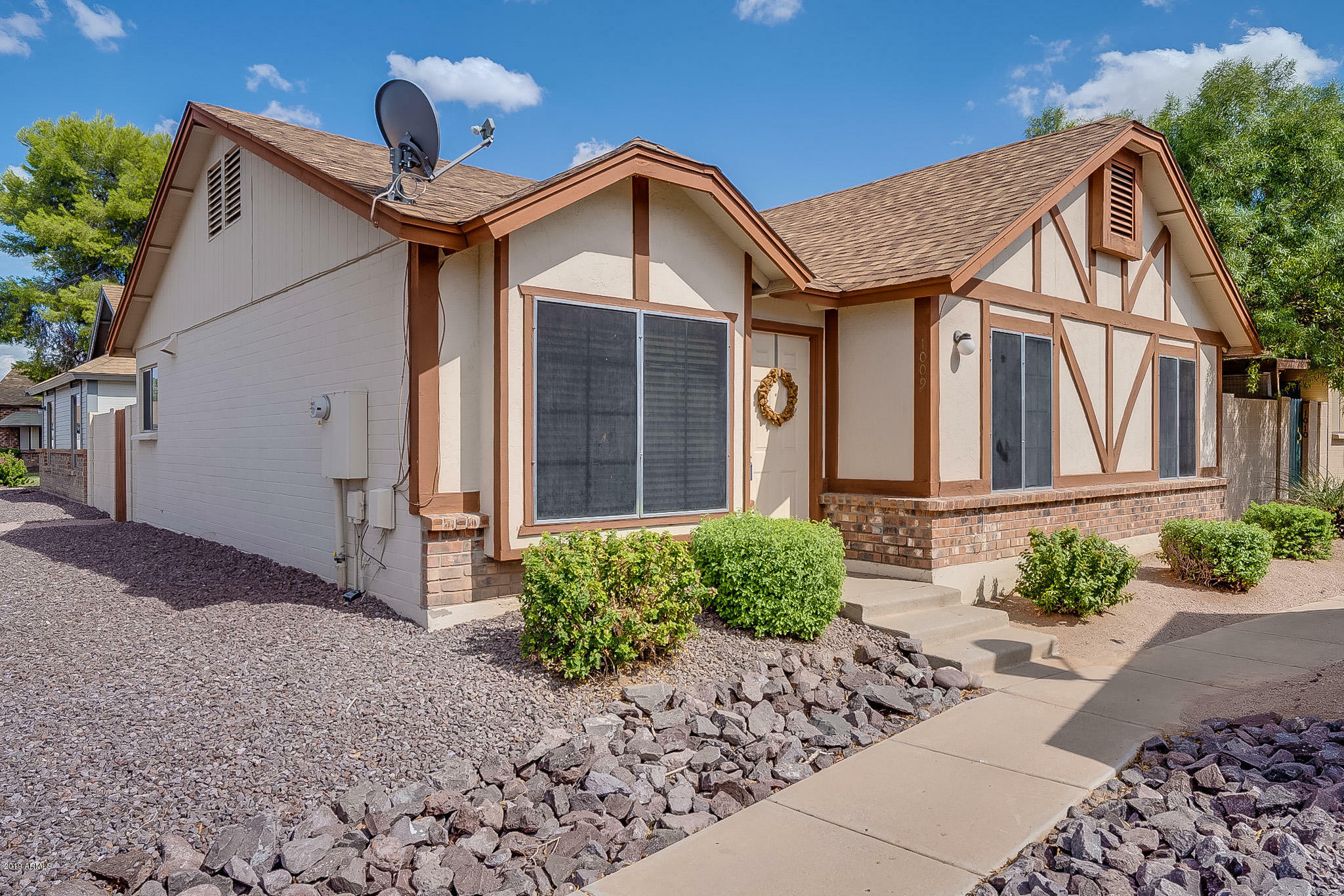 Property Photo:  1055 N Recker Road 1009  AZ 85205 