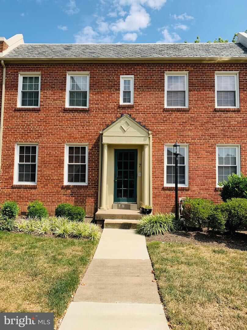 Property Photo:  7 Russell Road A  VA 22301 