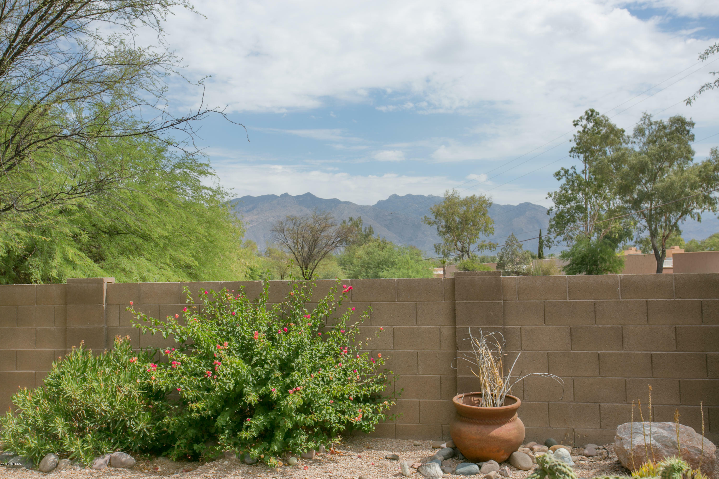 Property Photo: 3260 N Rambling Creek Place AZ 85712
