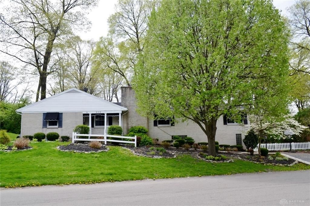 Property Photo: 609 S Broadmoor Boulevard OH 45504