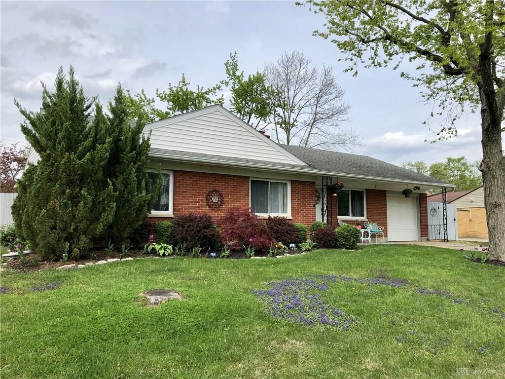 Property Photo: 957 Renwood Drive OH 45429