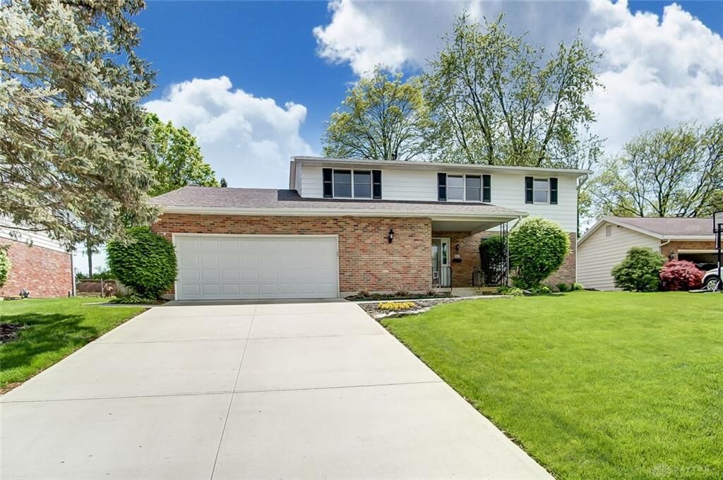 Property Photo: 901 Weybridge Drive OH 45503