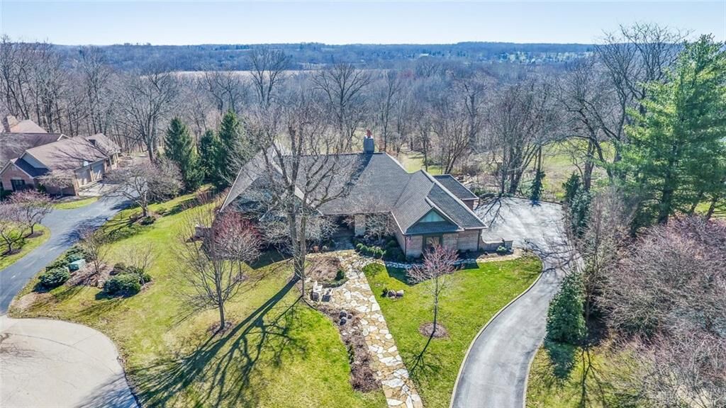 Property Photo: 3021 Springland Circle OH 45305
