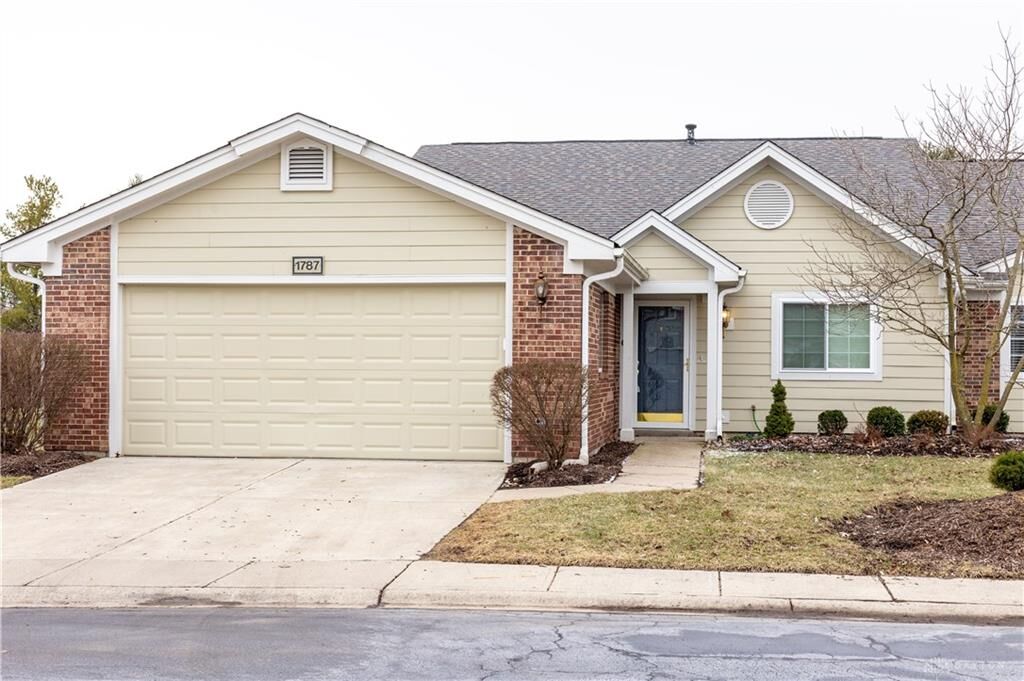 Property Photo: 1787 Yardley Circle OH 45459