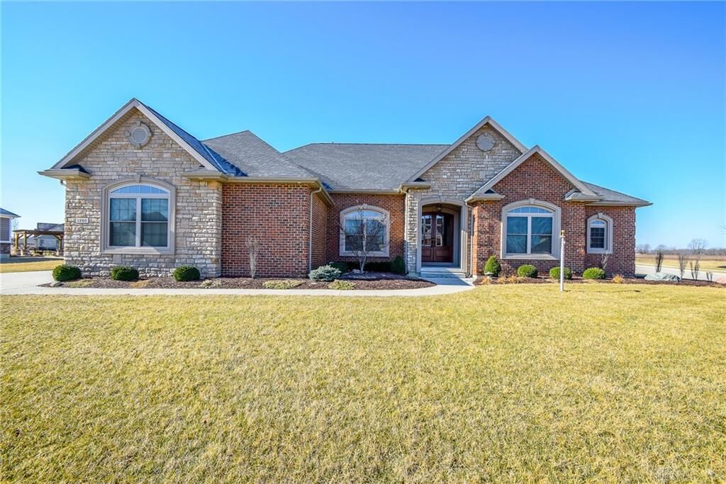 Property Photo:  1260 Macintosh Court  OH 45373 