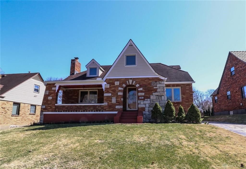 Property Photo: 262 E Melford Avenue OH 45405
