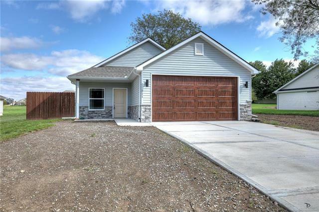 Property Photo: 511 E Concord Drive MO 64477
