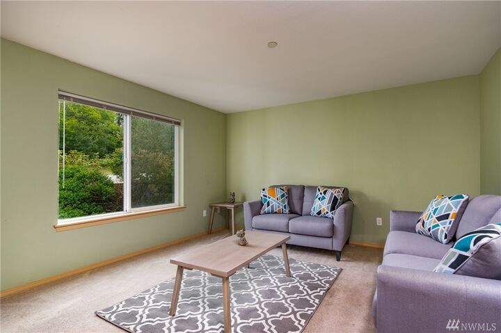 Property Photo: 1691 SW Mulberry F202 WA 98277