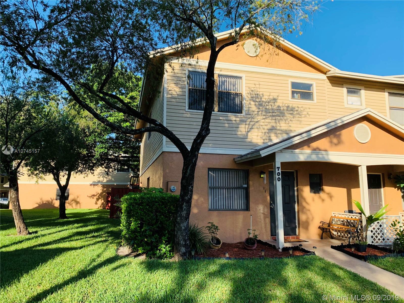 Property Photo: 700 NW 105th Ter FL 33026