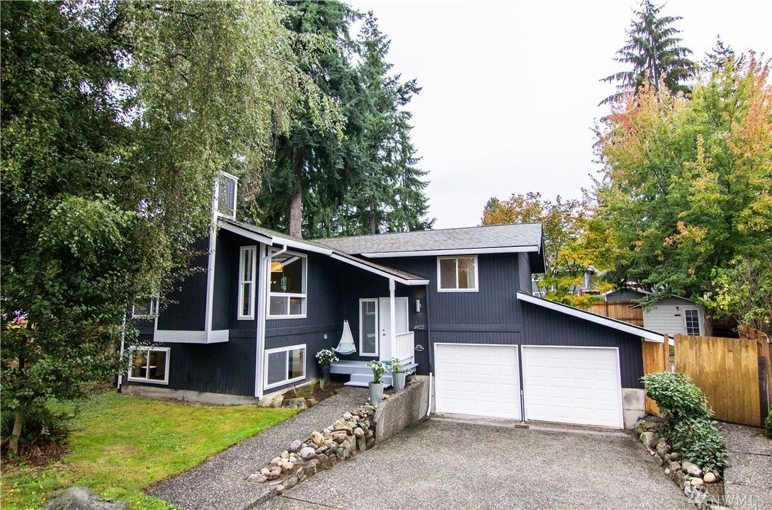 Property Photo:  4922  101st Place SW  WA 98275 