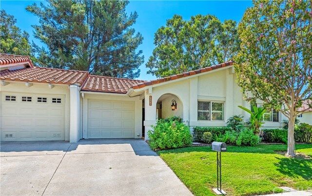 Property Photo: 28042 Via Bonalde CA 92692