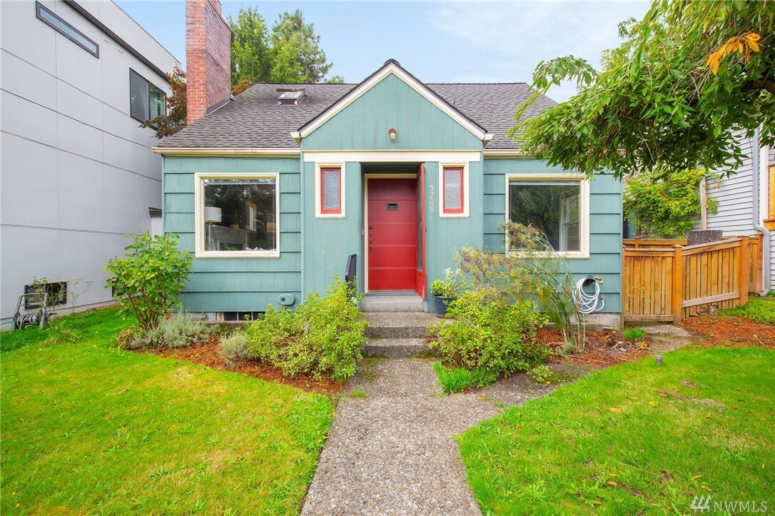 5209 39th Ave NE  Seattle WA 98105 photo