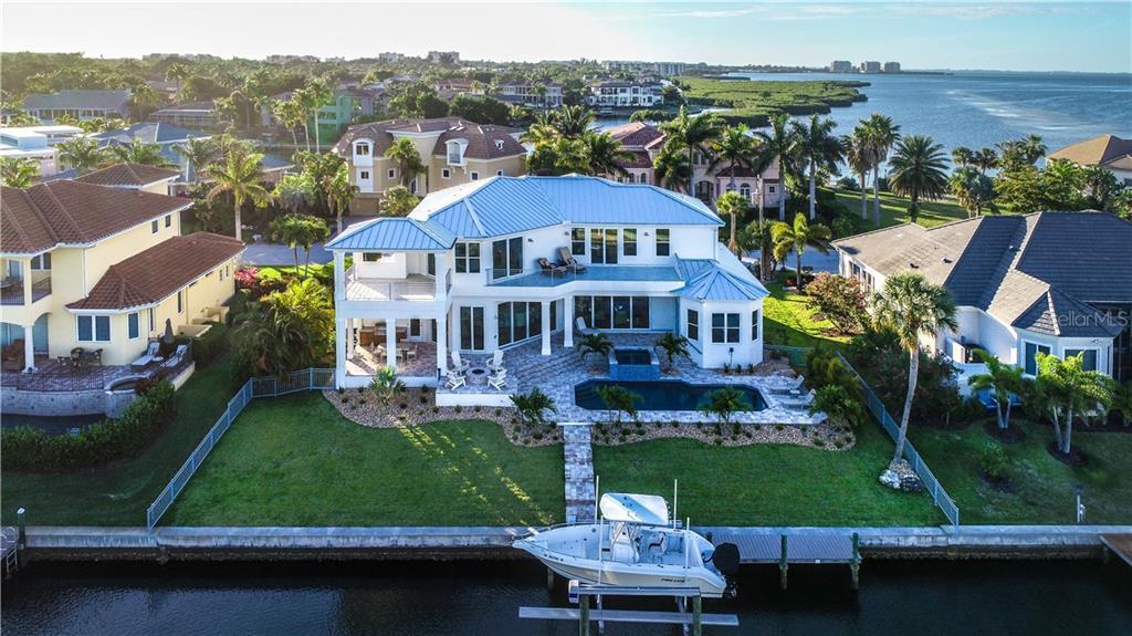 Property Photo: 560 Putter Lane FL 34228