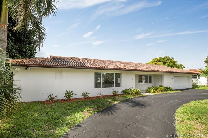 2824 NE 35th St  Fort Lauderdale FL 33306 photo