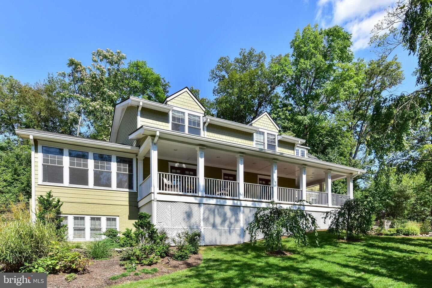 Property Photo: 309 W Alexandria Avenue VA 22302