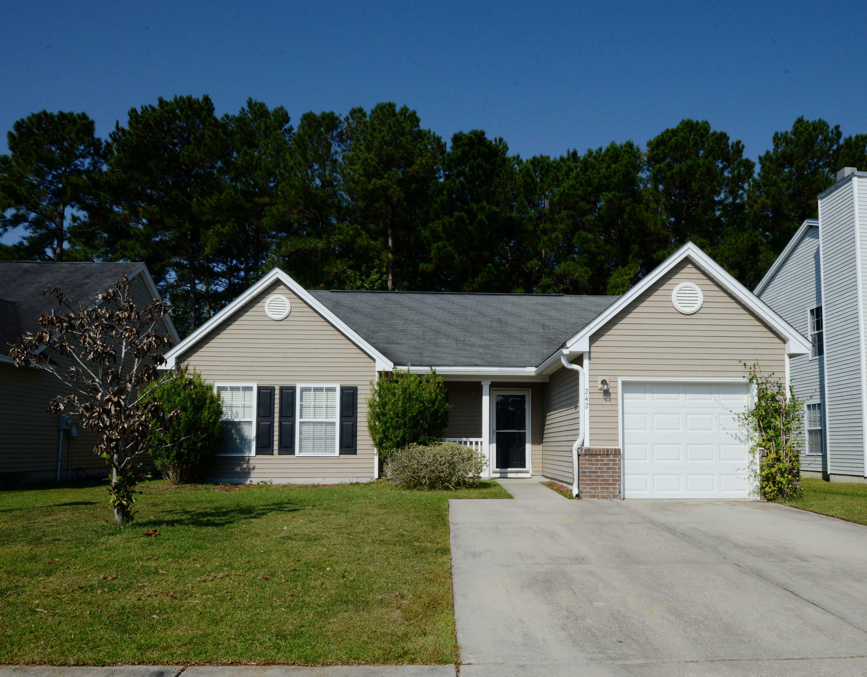 242 Avonshire Drive  Summerville SC 29483 photo