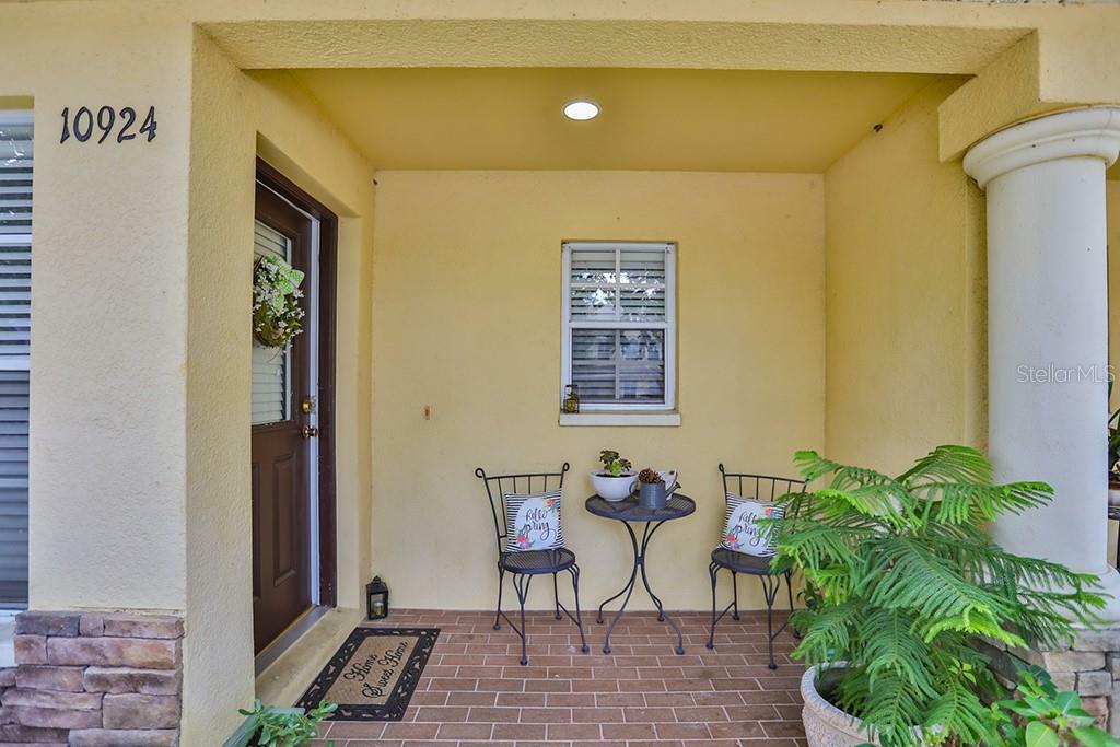 Property Photo:  10924 Brickside Court  FL 33579 