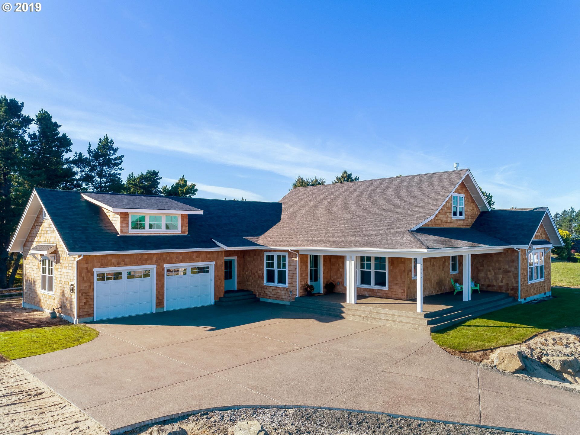 Property Photo: 5302 Sheridan Dr OR 97138
