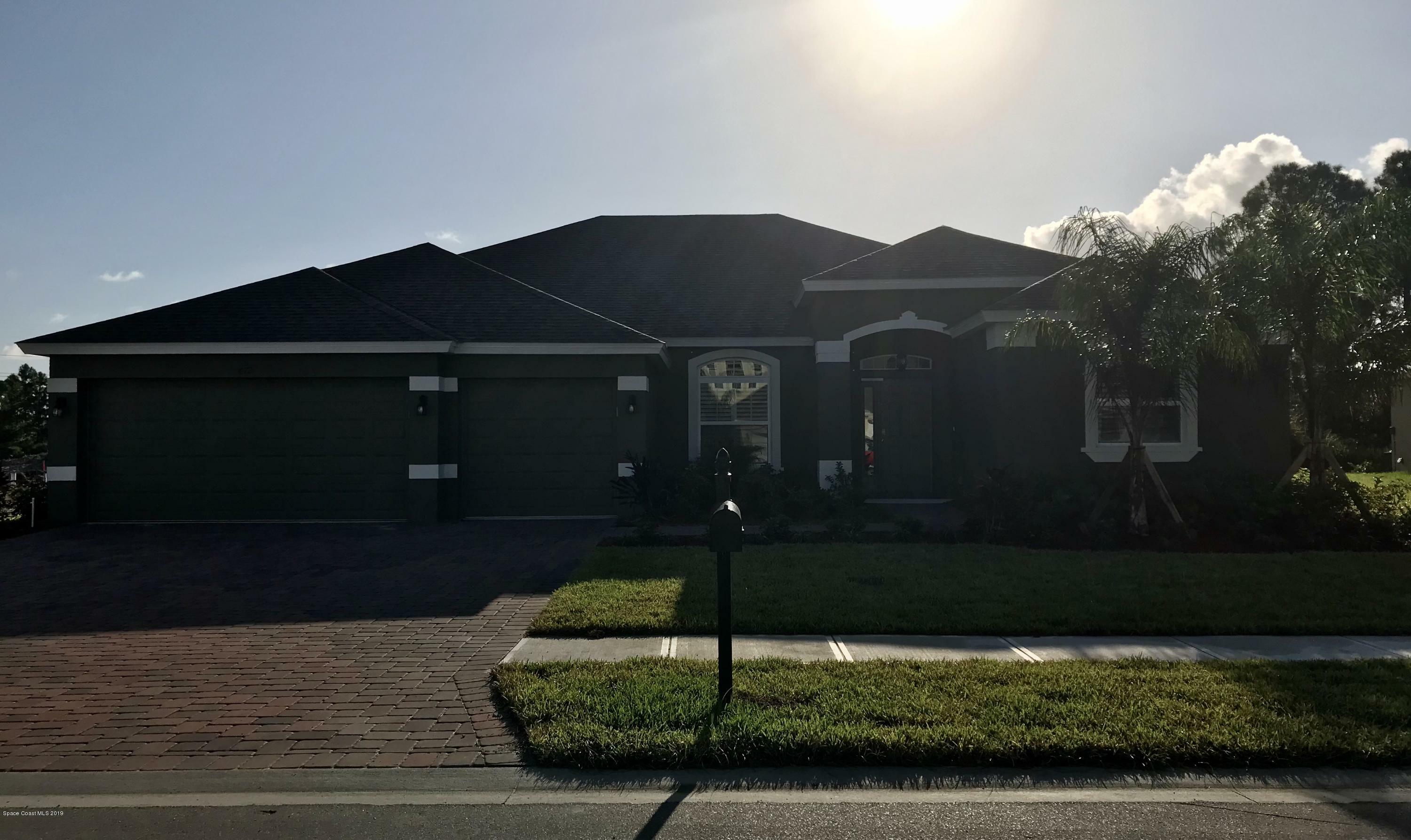 Property Photo:  672 Stonebriar Drive SE  FL 32909 