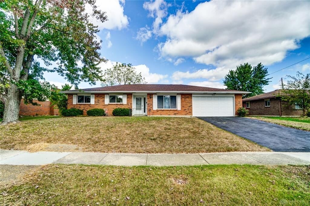 Property Photo: 215 Southerly Hills Drive OH 45322