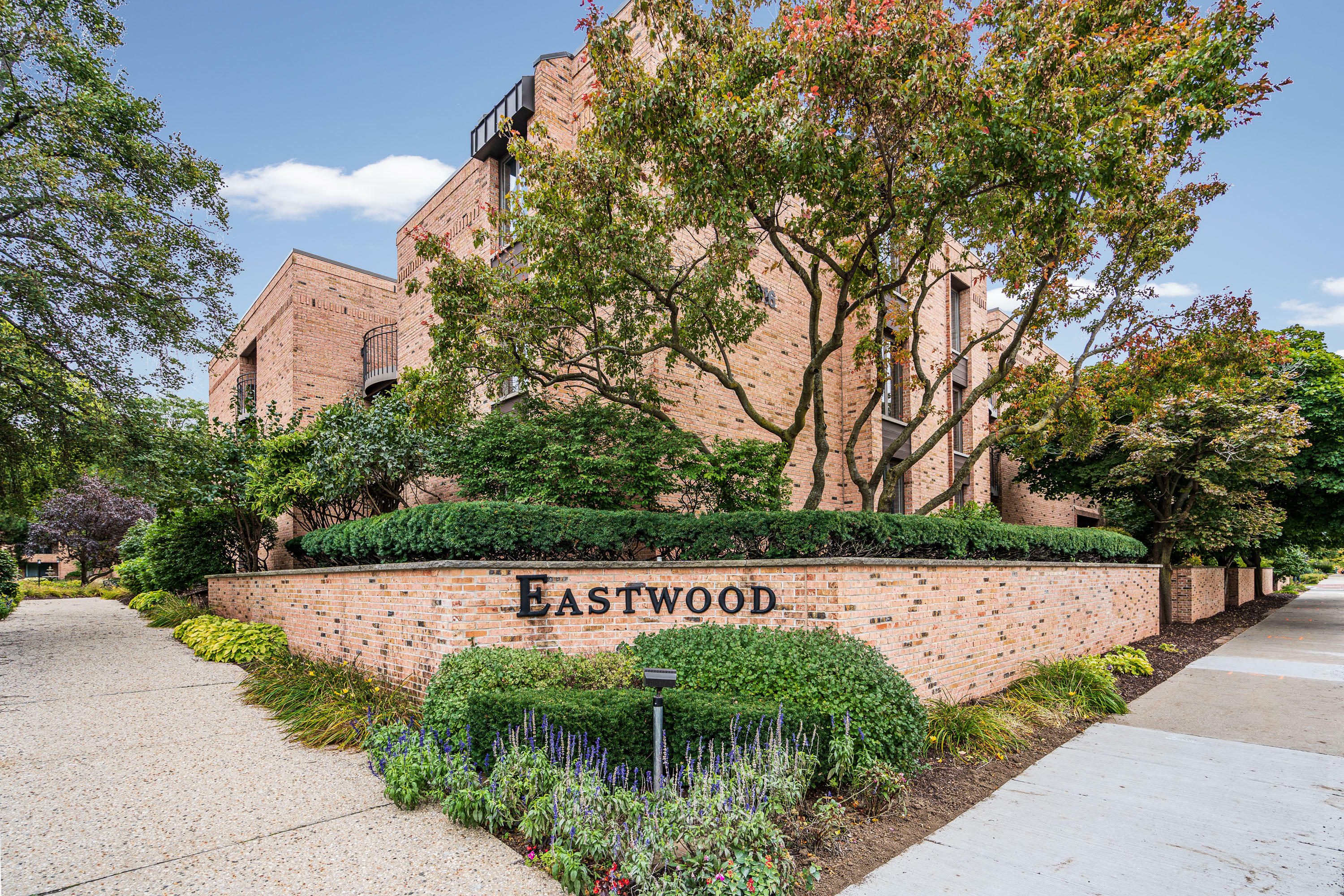 Property Photo: 3916 N Oakland Ave 220 WI 53211
