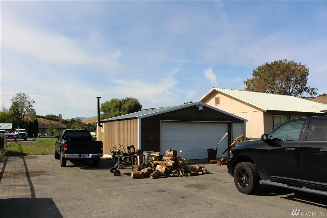 Property Photo: 1690 Center St WA 98850